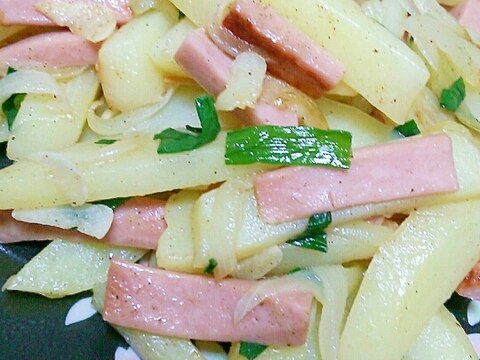 新じゃがと魚肉ソーセージの和風ジャーマンポテト